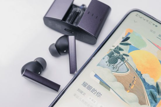 荐有哪些？性价比高的蓝牙耳机排行分享龙8中国唯一入口学生平价蓝牙耳机推(图5)